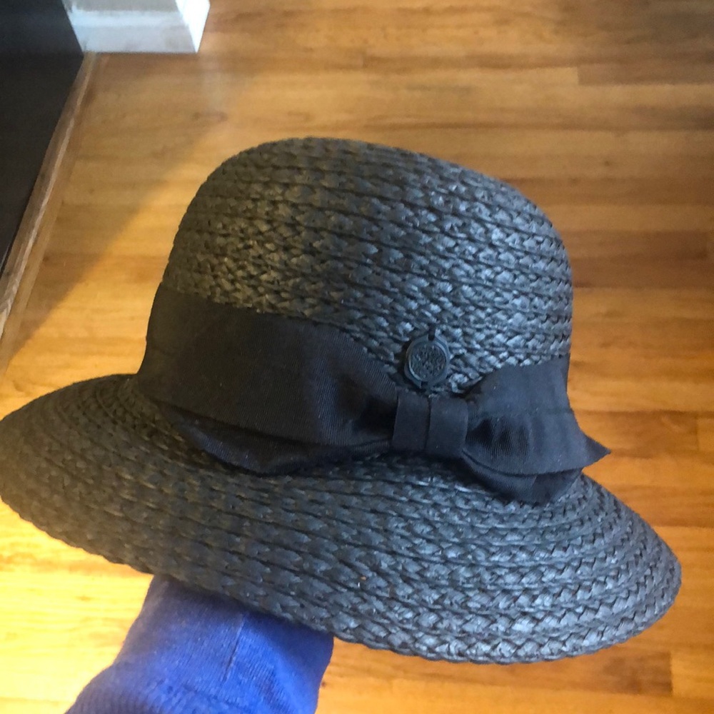Vince Camuto hat